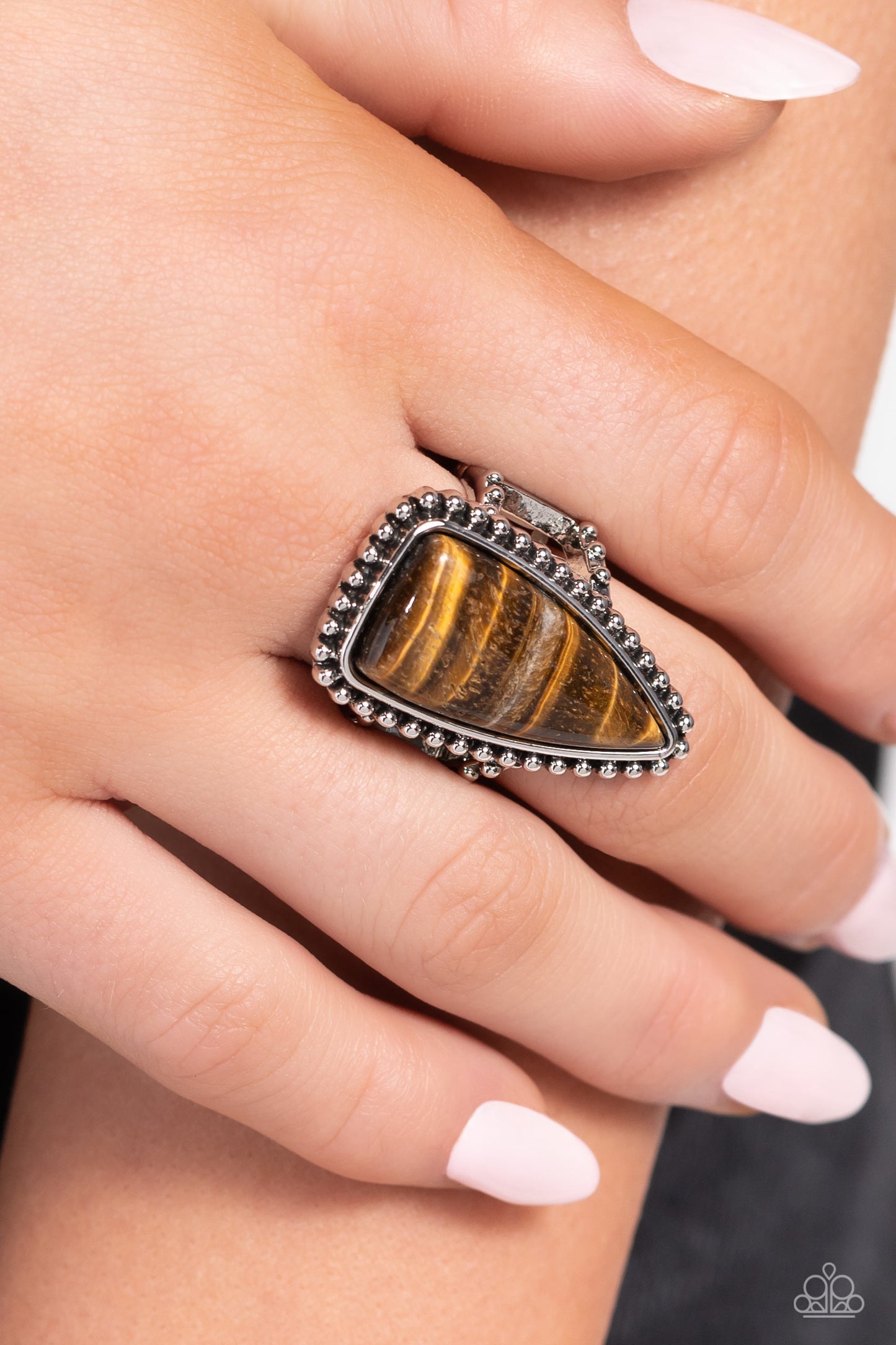 Paparazzi Rings - Earthy Engagement - Brown