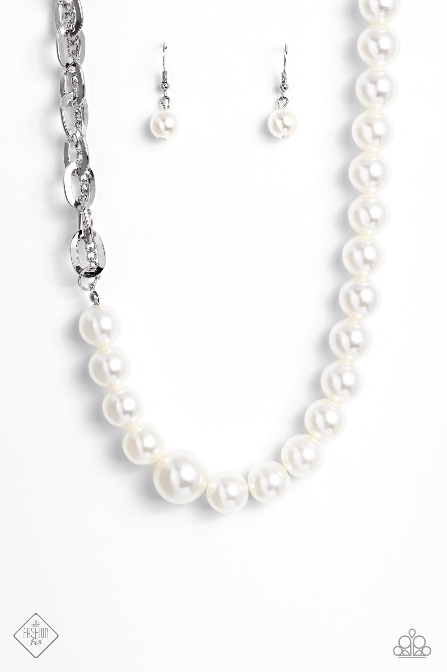 Paparazzi Necklaces - My PEARL - White - Fashion Fix June 2023