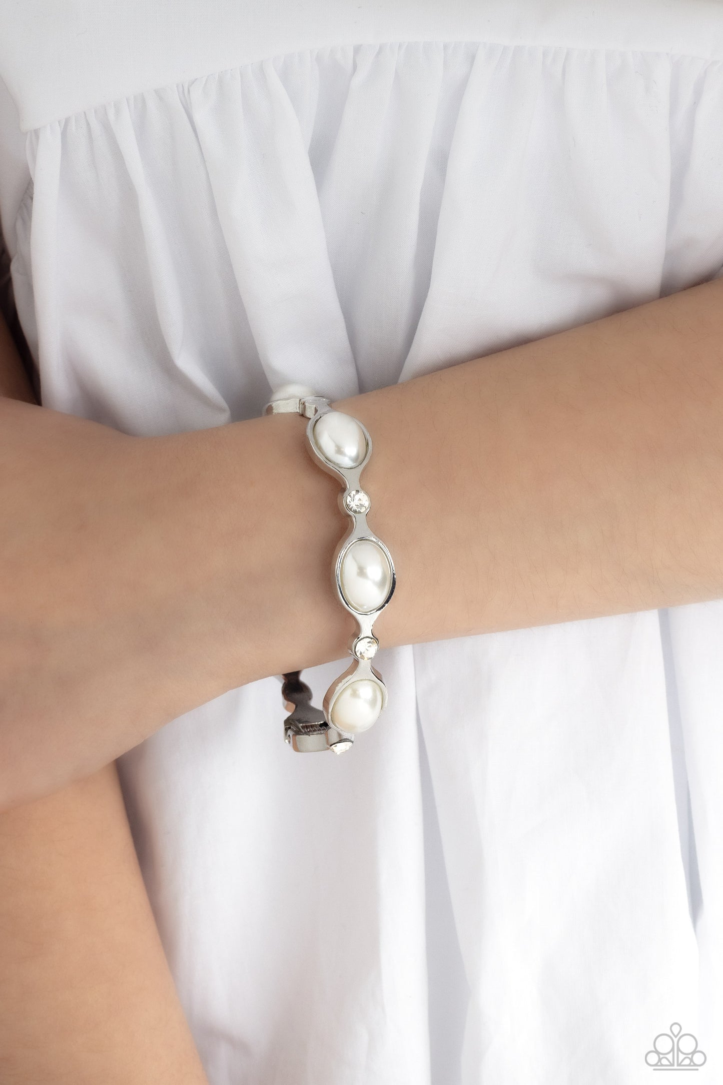 Paparazzi Bracelets - Are You Gonna Be My PEARL? - White