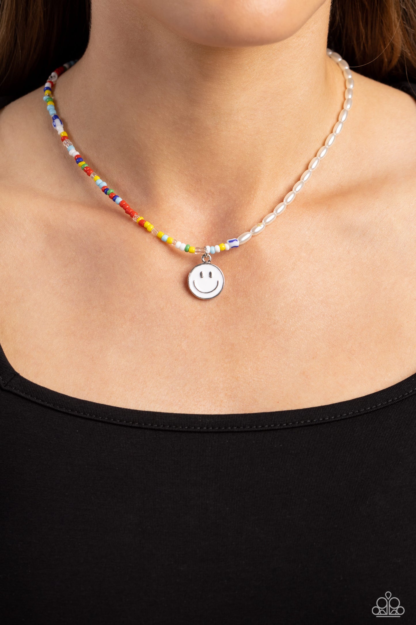Paparazzi Necklaces - Smiling Showdown - White