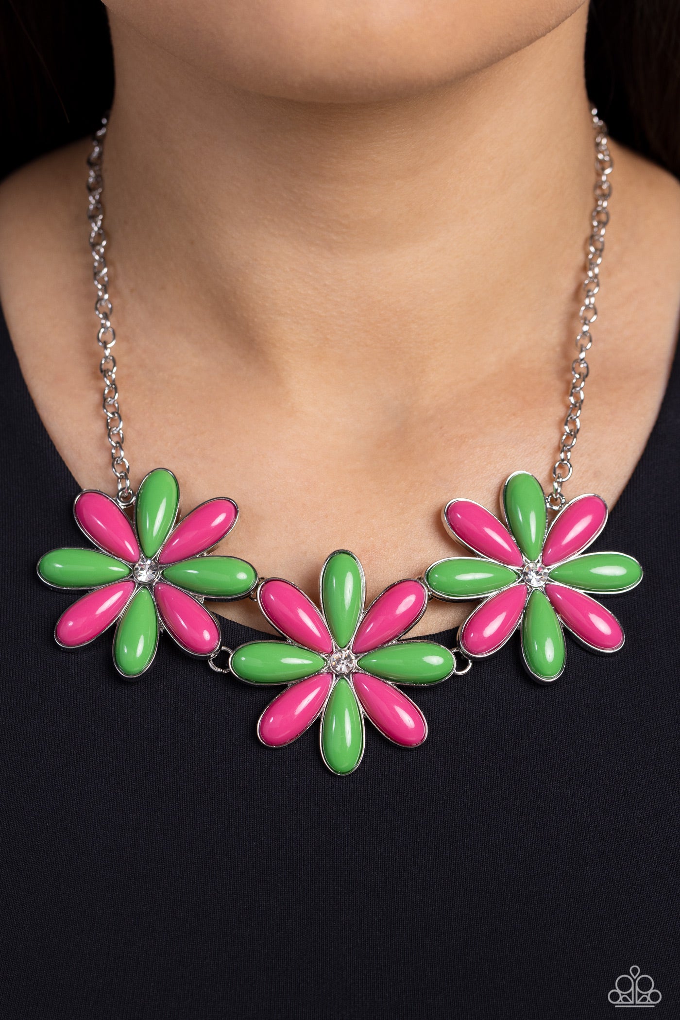 Paparazzi Necklaces - Bodacious Bouquet - Green