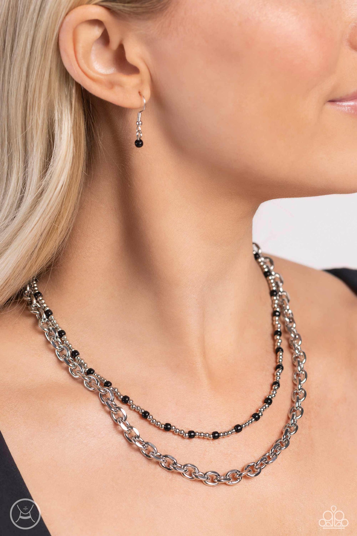 Paparazzi Necklaces - A Pop of Color - Black
