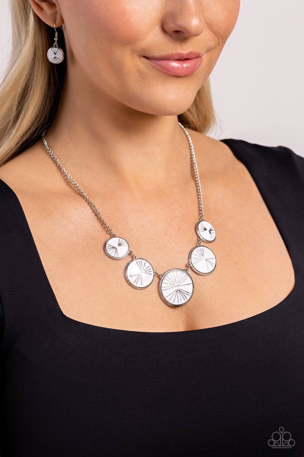 Paparazzi Necklaces - PALM Before the Storm - White