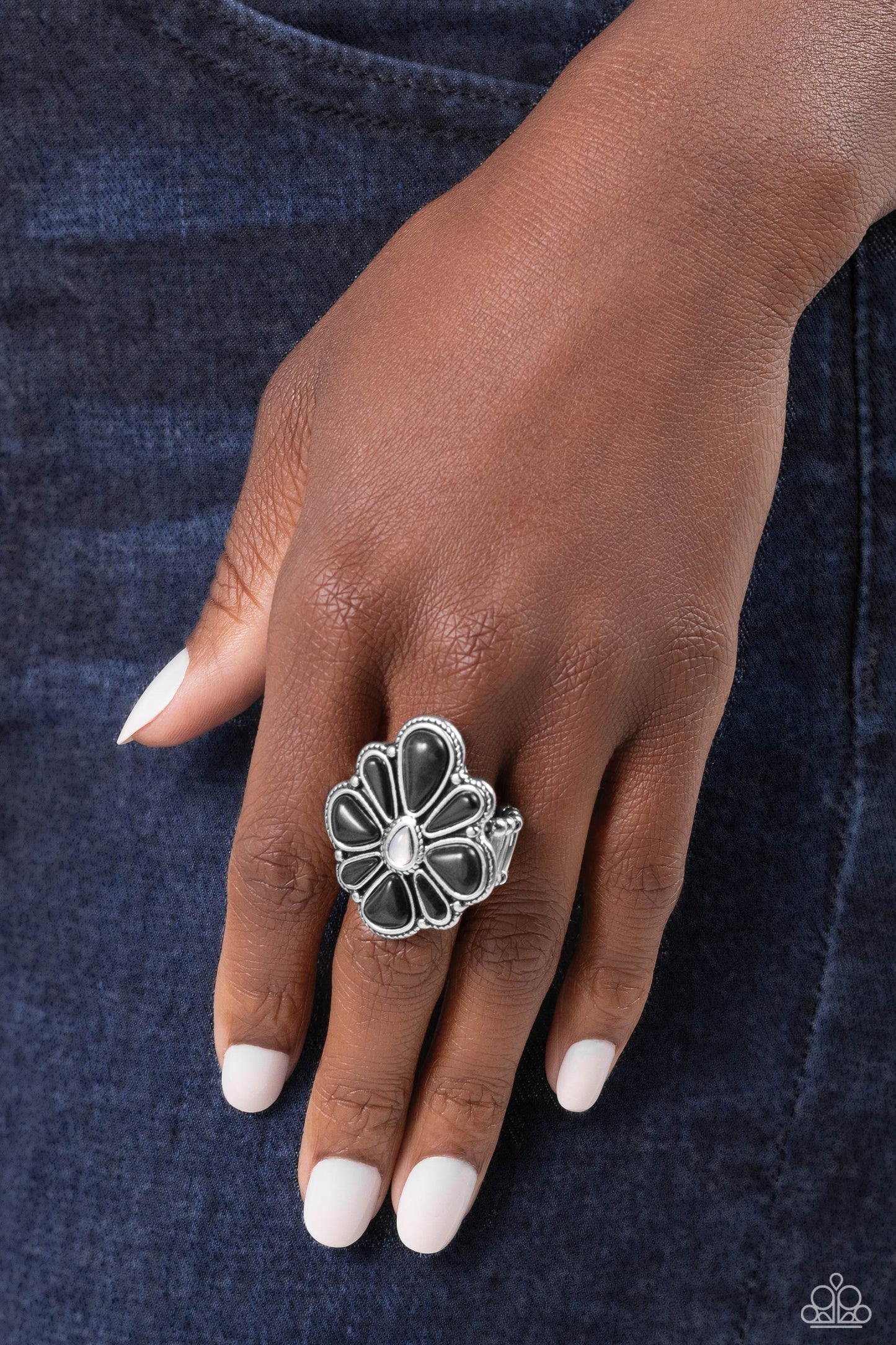 Paparazzi Rings - Floral Folklore - Black