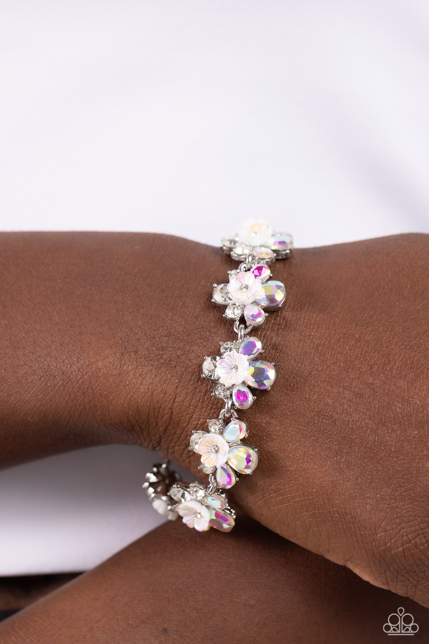 Paparazzi Bracelets - Floral Frenzy - White