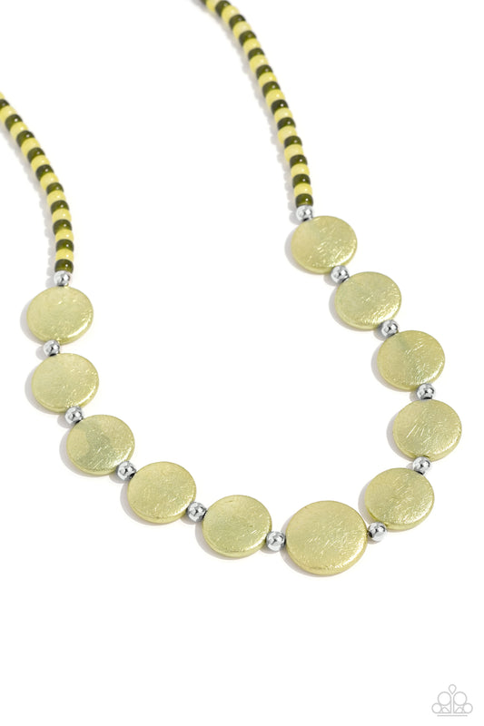 Paparazzi Necklaces - Scratched Showtime - Green