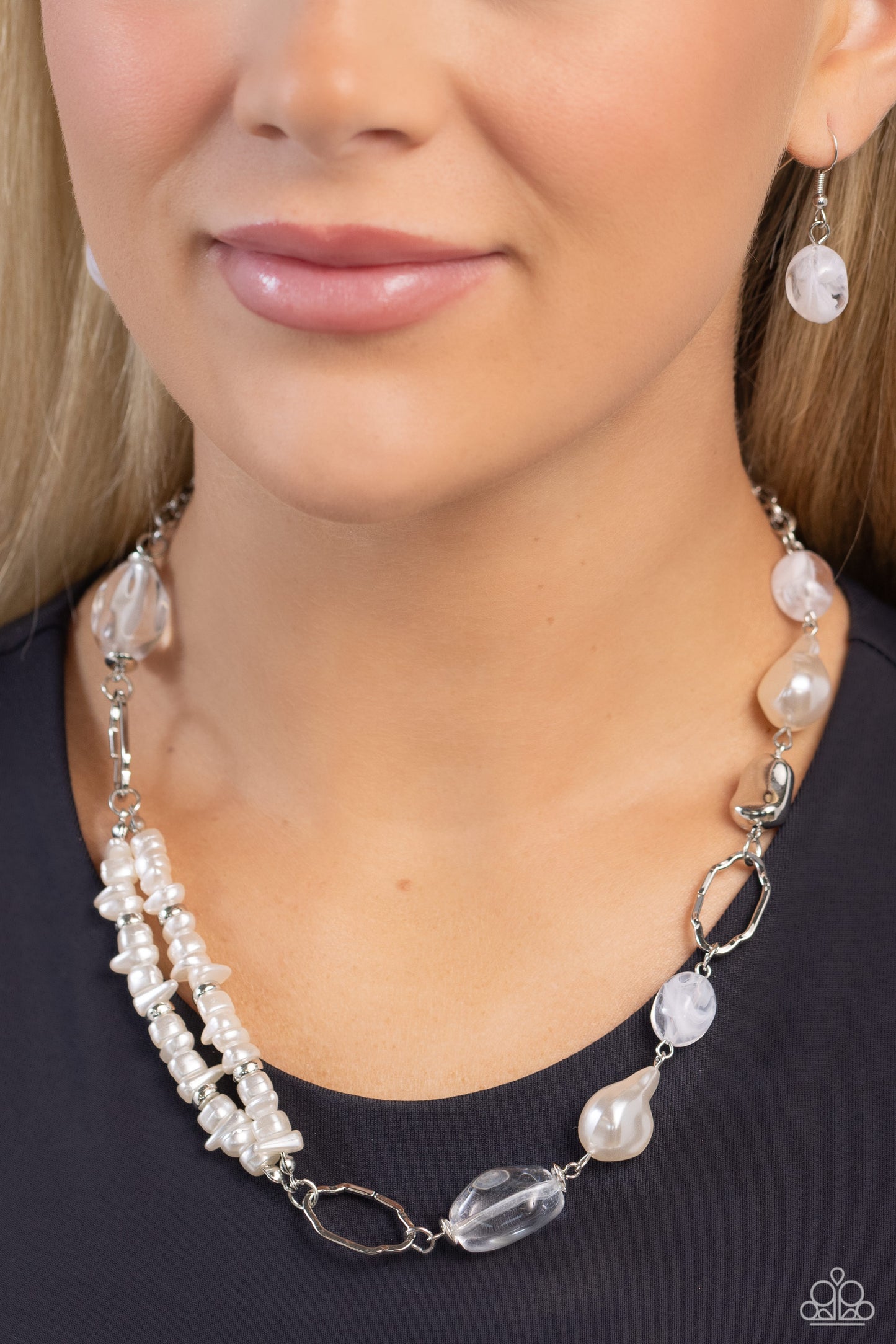 Paparazzi Necklaces - Easygoing Elegance - White