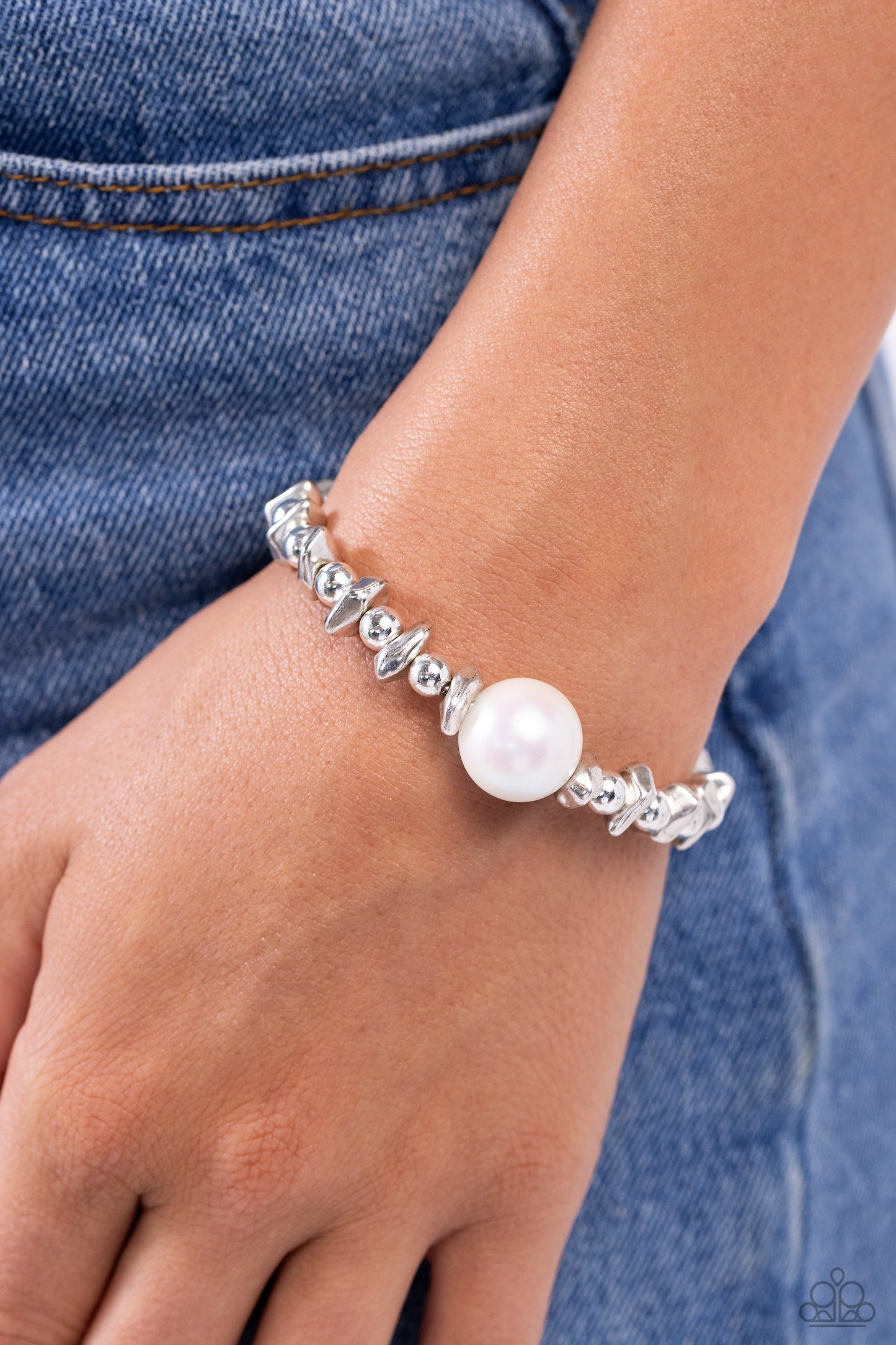 Paparazzi Bracelets - Chiseled Class - White