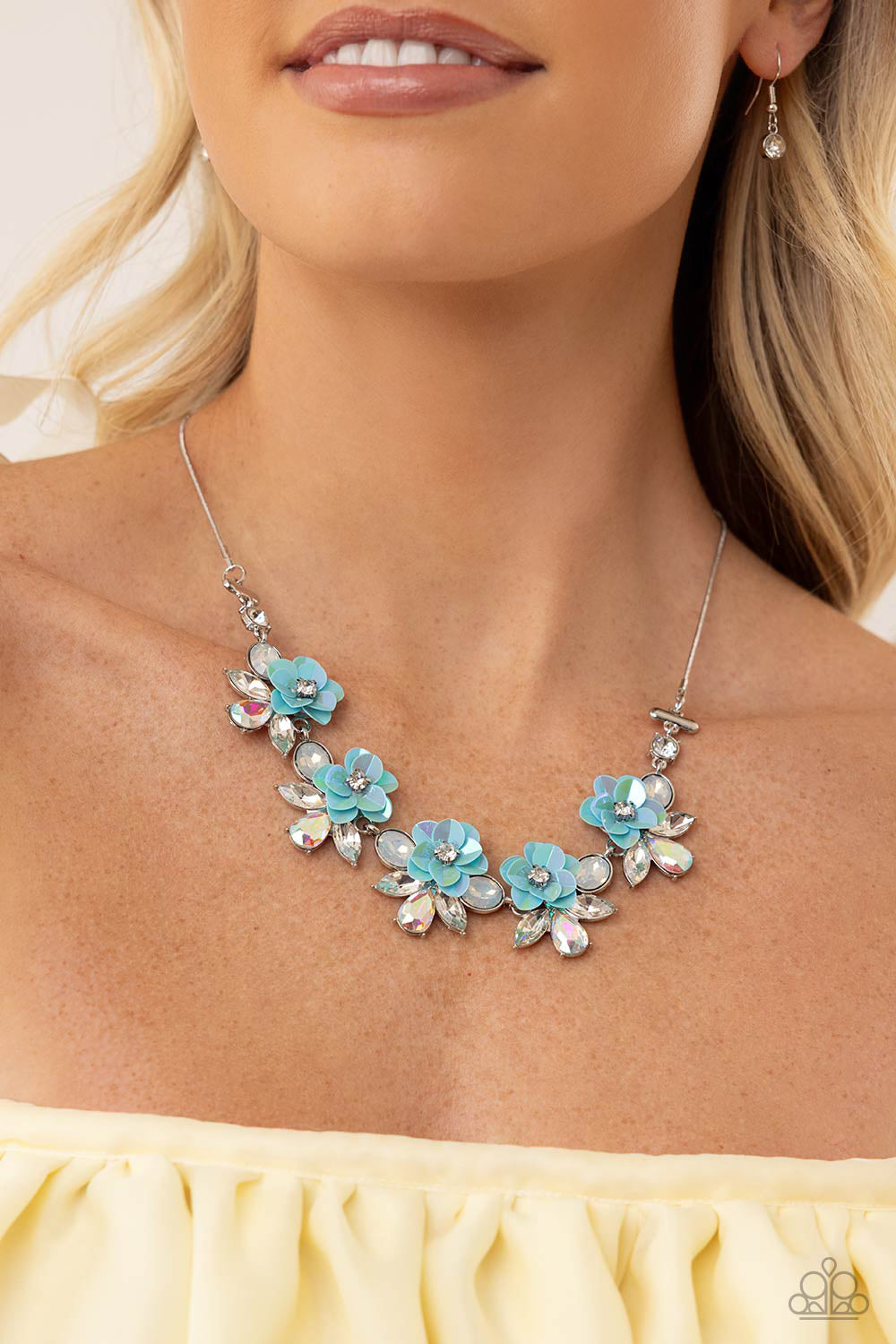 Paparazzi Necklaces - Ethereally Enamored - White