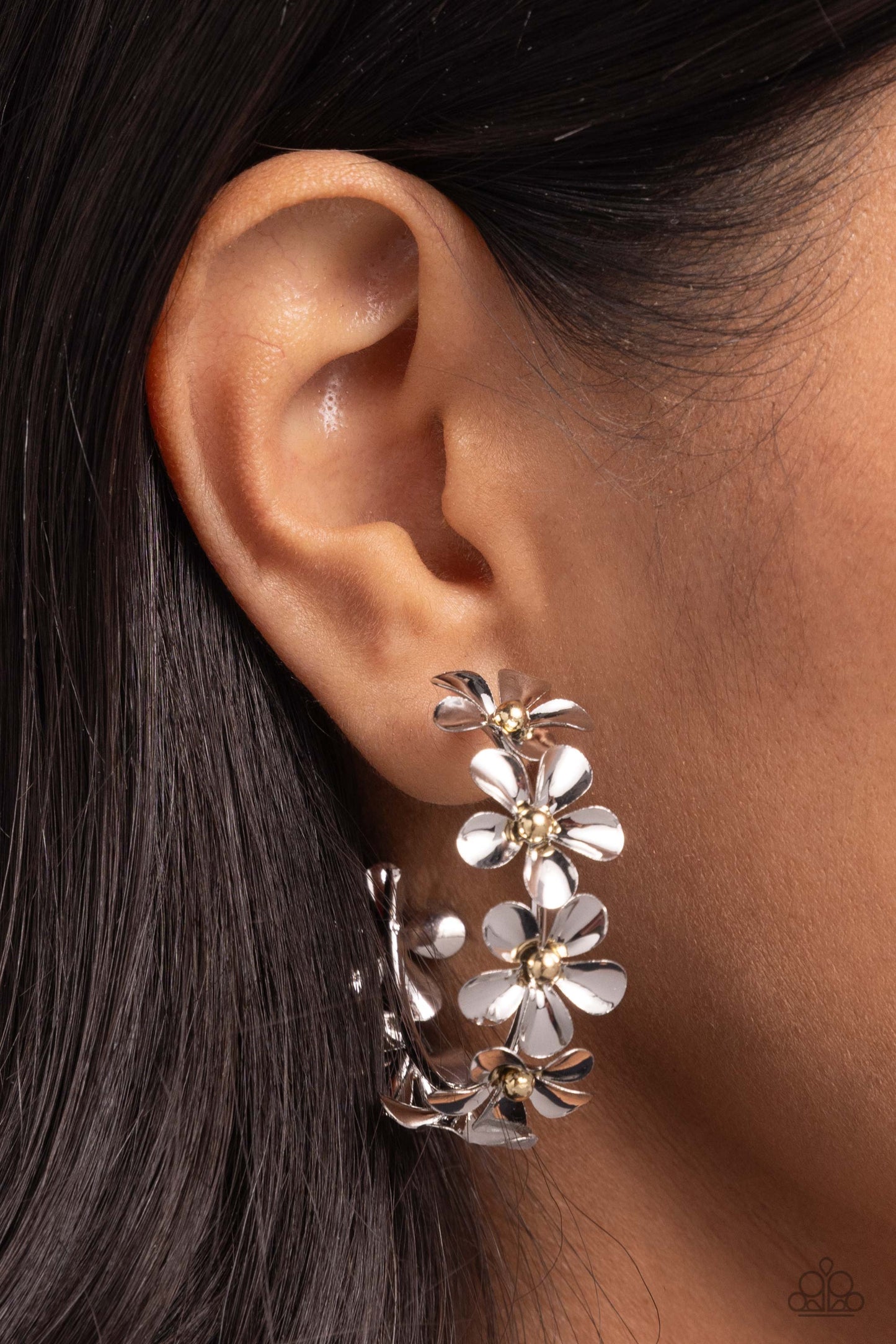 Paparazzi Earrings - Floral Flamenco - Silver