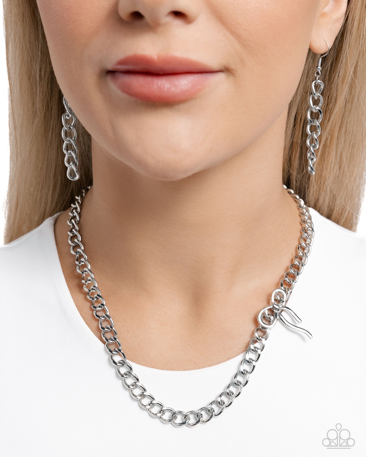 Paparazzi Necklaces - Leading Loops - Silver