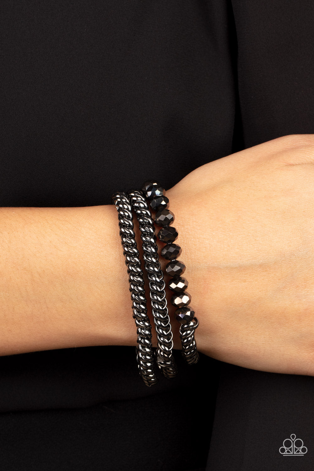 Paparazzi Bracelets - Gutsy and Glitzy - Black