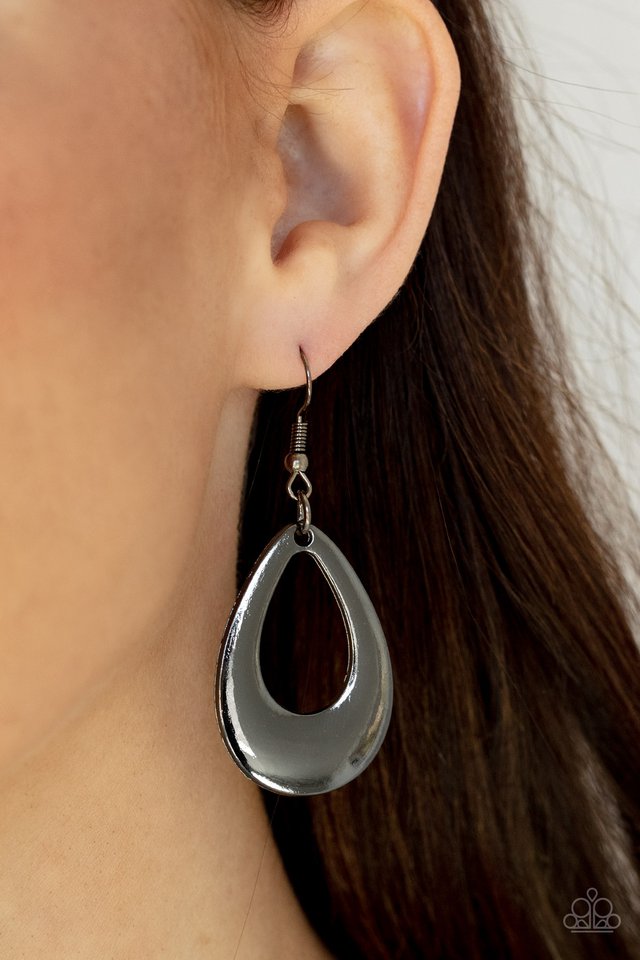 Paparazzi Earrings - All Allure, All The Time - Black