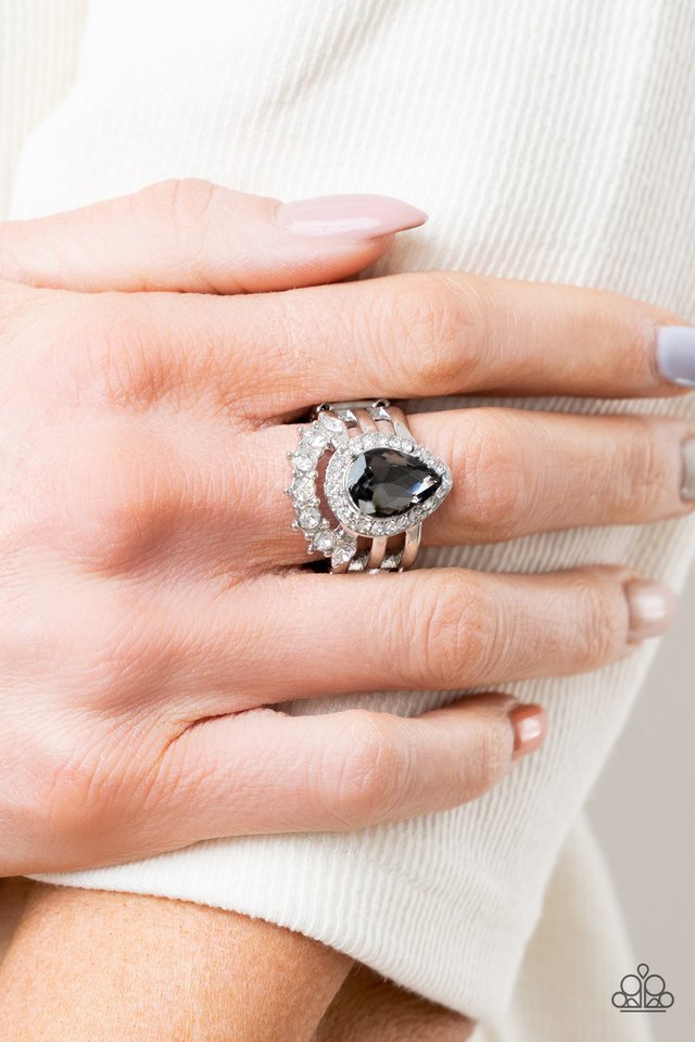 Paparazzi Rings - Elegantly Cosmopolitan - Silver