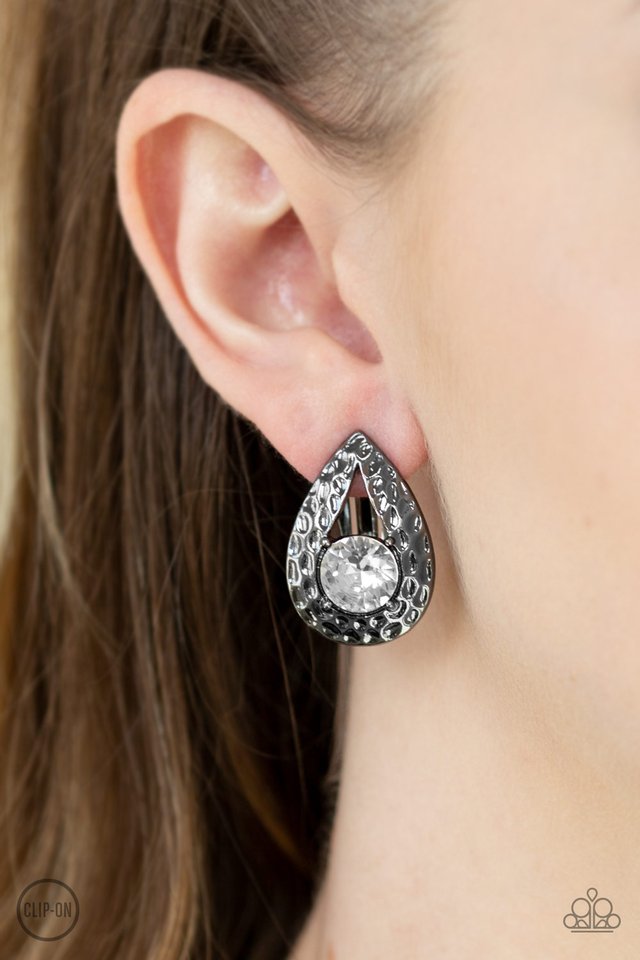 Paparazzi Earrings - Elite Edge - Black