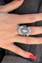 Paparazzi Rings - Daringly Deco - Black