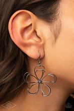 Paparazzi Earrings - Miss Daisy - Black