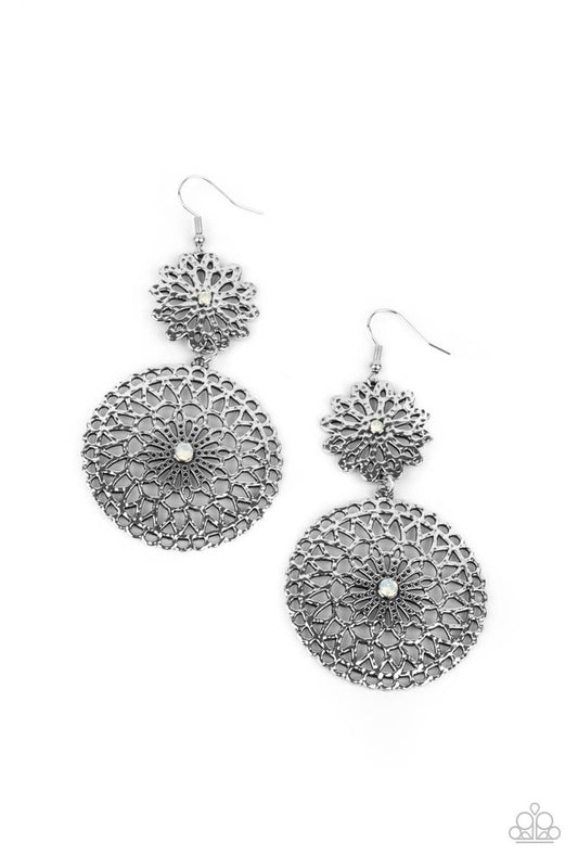 Paparazzi Earrings - Garden Mantra - White
