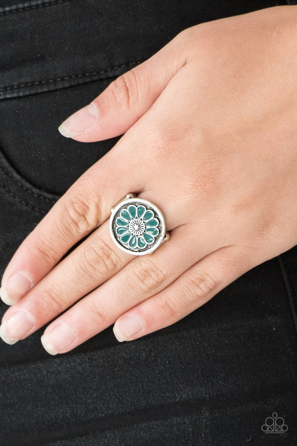 Paparazzi Rings - Garden View - Green