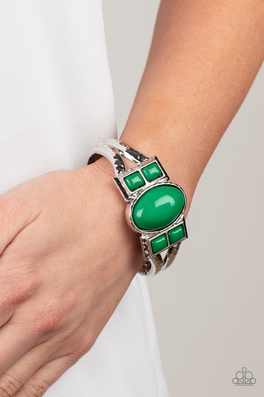 Paparazzi Bracelets - A Touch of Tiki - Green