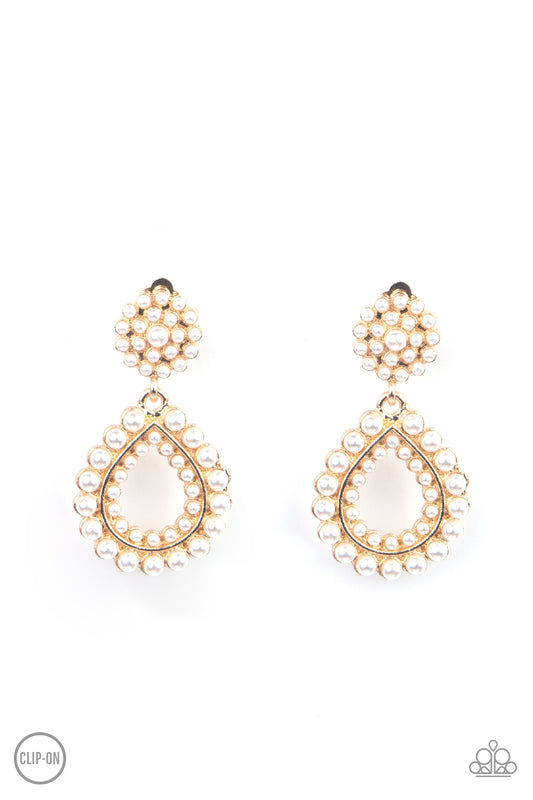 Paparazzi Earrings - Discerning Droplets - Gold