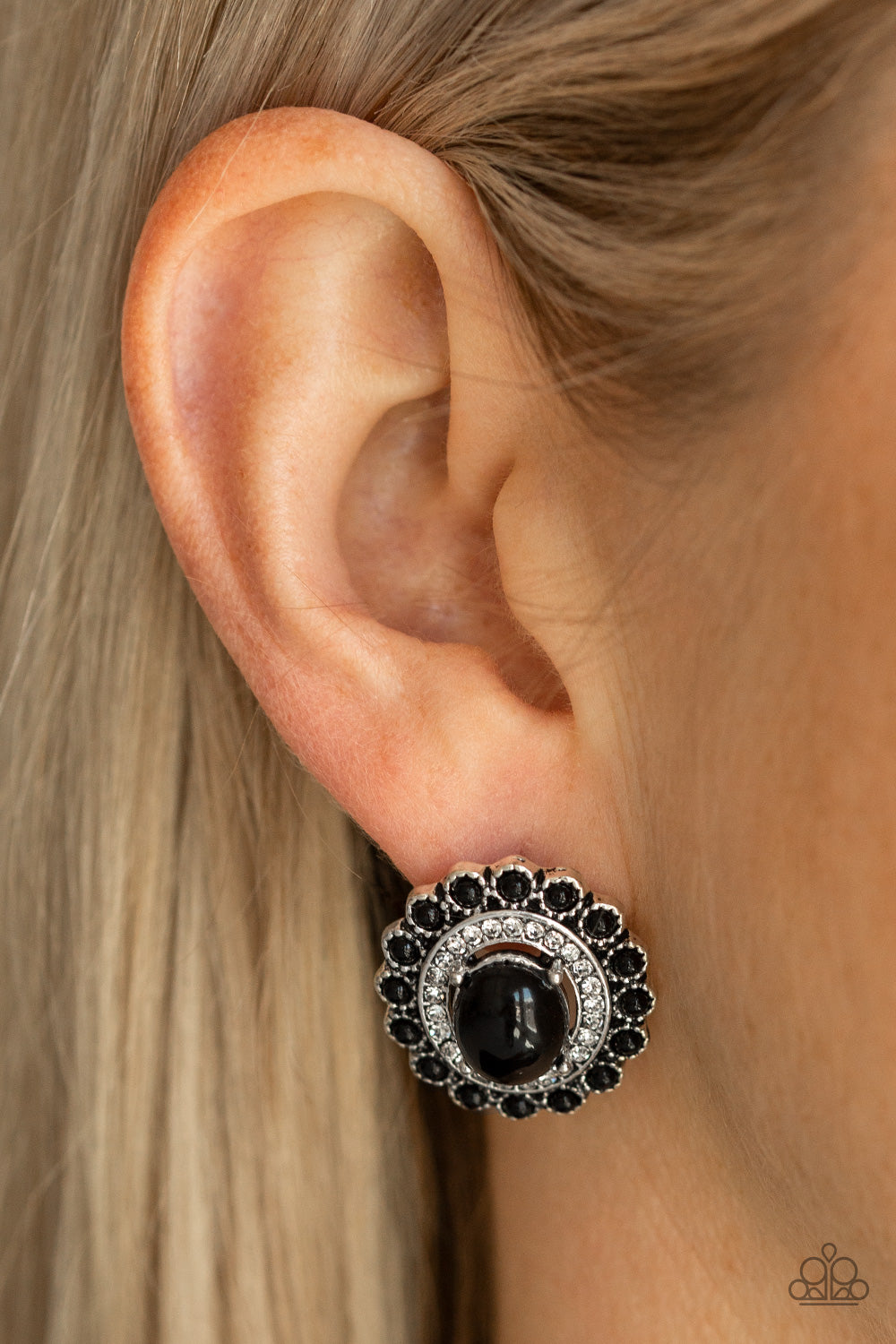 Paparazzi Earrings - Floral Flamboyance - Black