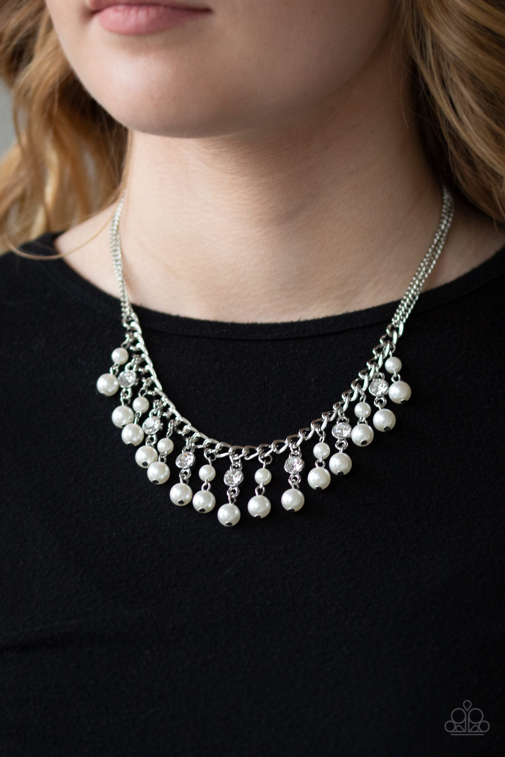 Paparazzi Necklaces - Regal Refinement - White