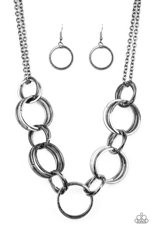 Paparazzi Necklaces - Jump Into The Ring - Black