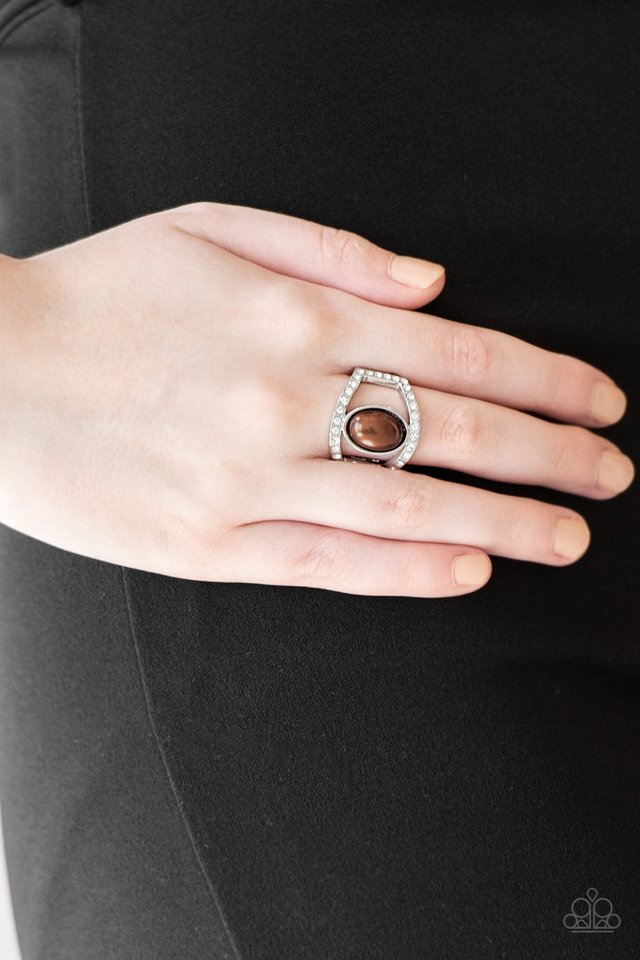 Paparazzi Rings - Radiating Riches - Brown