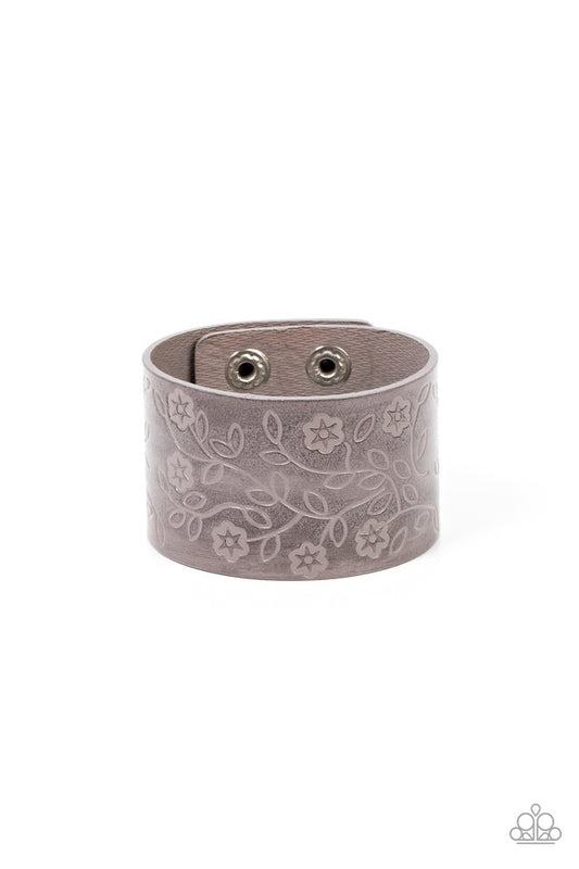 Paparazzi Urban Collection - Rosy Wrap Up - Silver